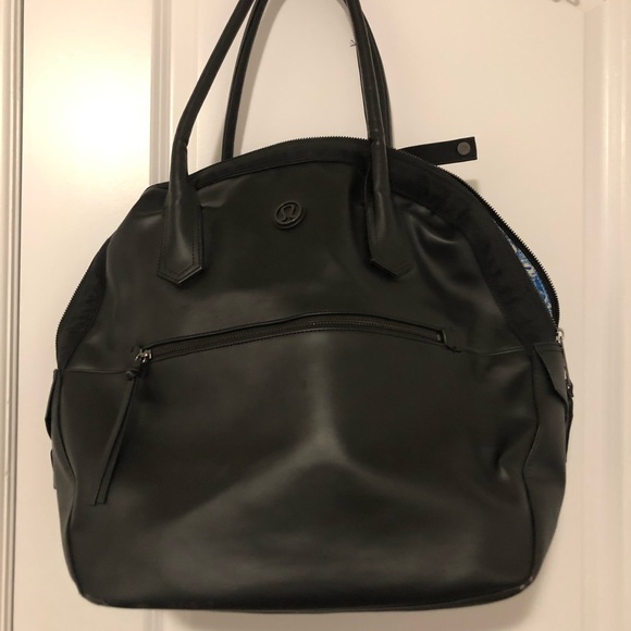 Black Lululemon Tote